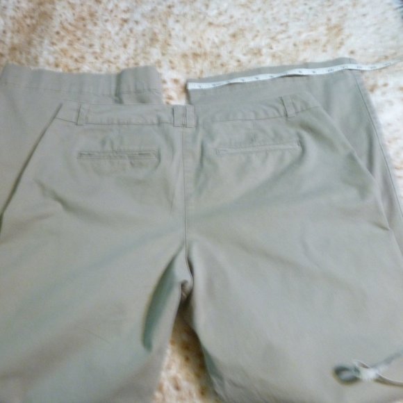 Cute - Curvy Khaki Flare leg pants with pockets size 12 - Picture 3 of 8